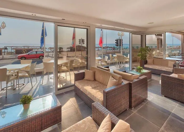 Otel Flamingo Larnaca