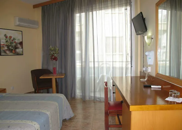 Flamingo 3* Ларнака