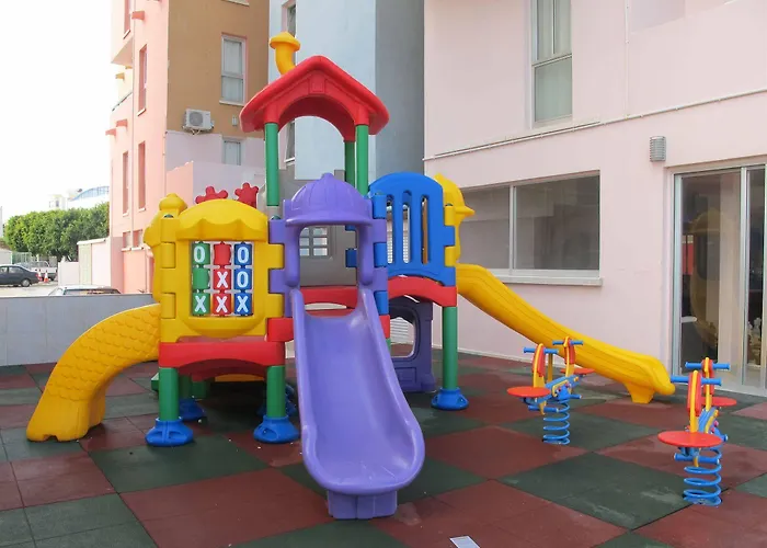 Flamingo Ларнака