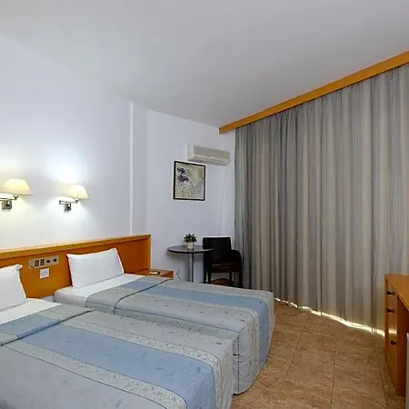 Flamingo Hotel 3*