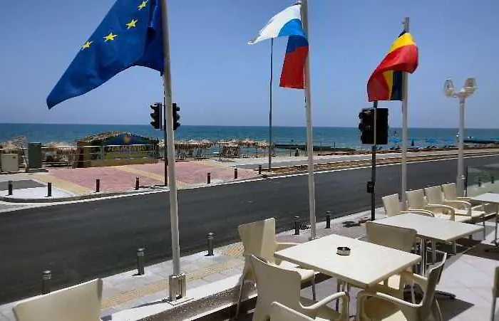 Szálloda Flamingo Lárnaka